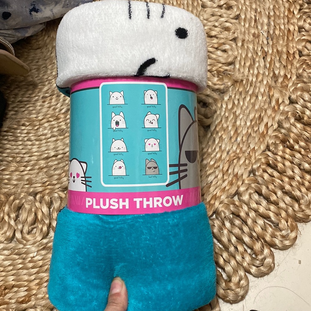 Throw blanket new with tags